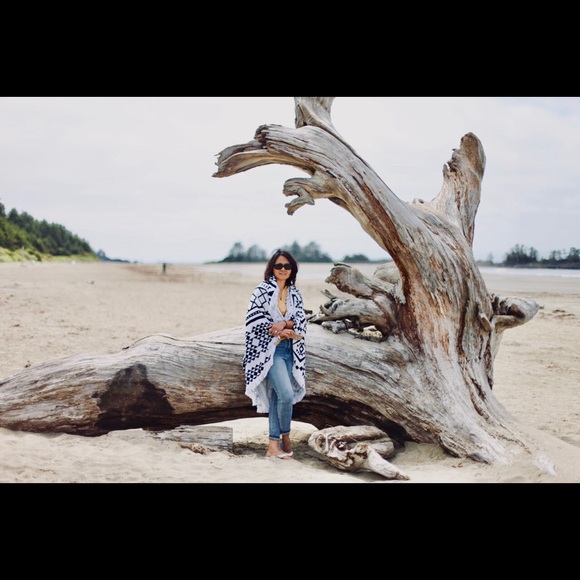 Meet your Posher, Ava (mrsjaysamcloset IG) - Picture 1 of 1